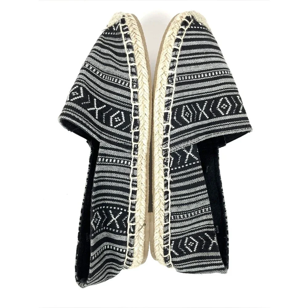 Minnetonka Pam Espadrille Slip On Flats Black White Native Print NWOB Women's 7M